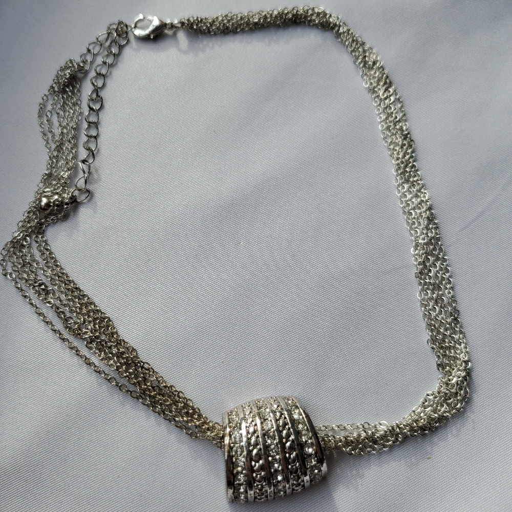 Avon von Silverstone Necklace
